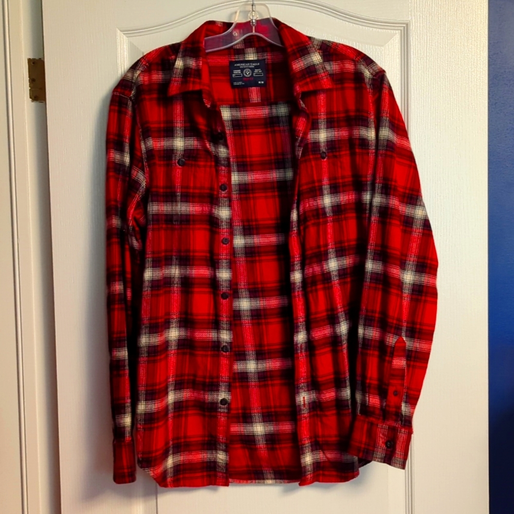 American Eagle Medium red/black/white checkered button up shirt